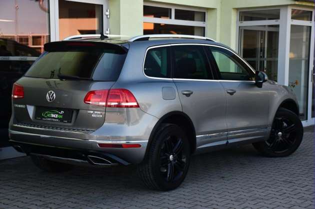 Volkswagen Touareg 3.0TDi V6 R-LINE 4M ACC TAŽNÉ