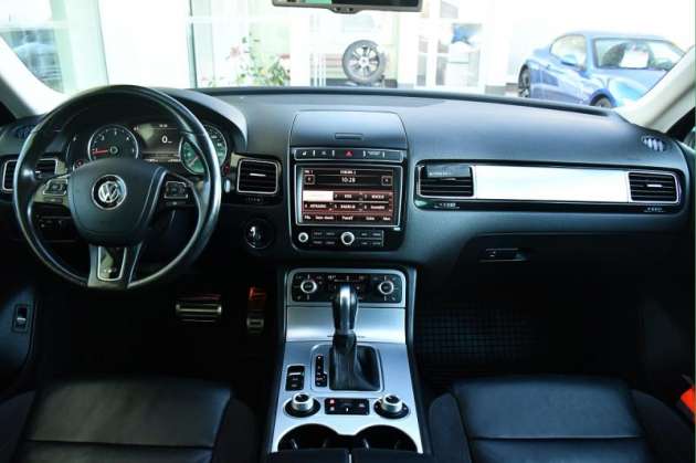 Volkswagen Touareg 3.0TDi V6 R-LINE 4M ACC TAŽNÉ