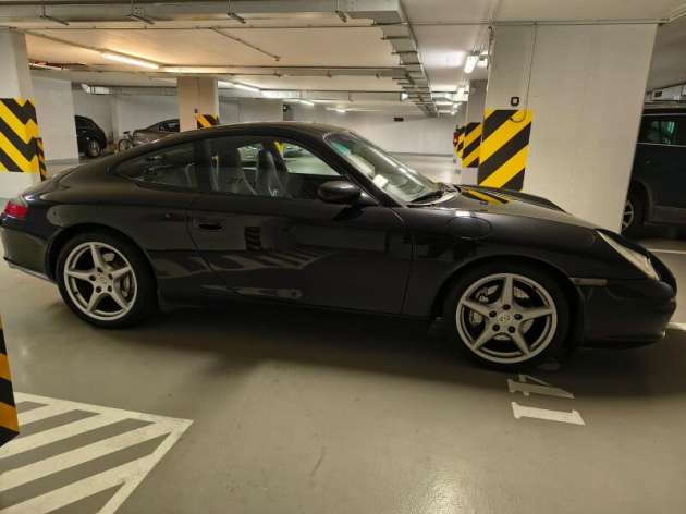 Porsche 911 CARRERA 4