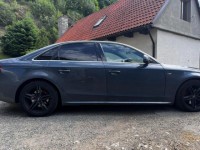 Audi A4 2,0   Audi A4 b8