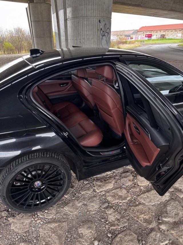 BMW Řada 5 3,0   530d 2011