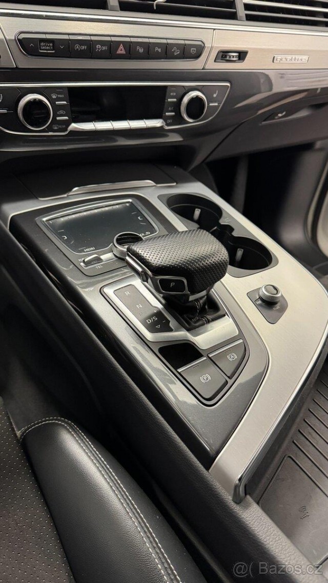 Audi Q7 200kW, S-line 132500 km