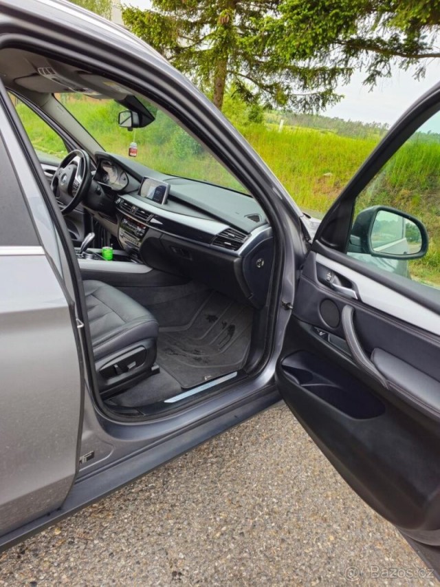 BMW M5 3,0
