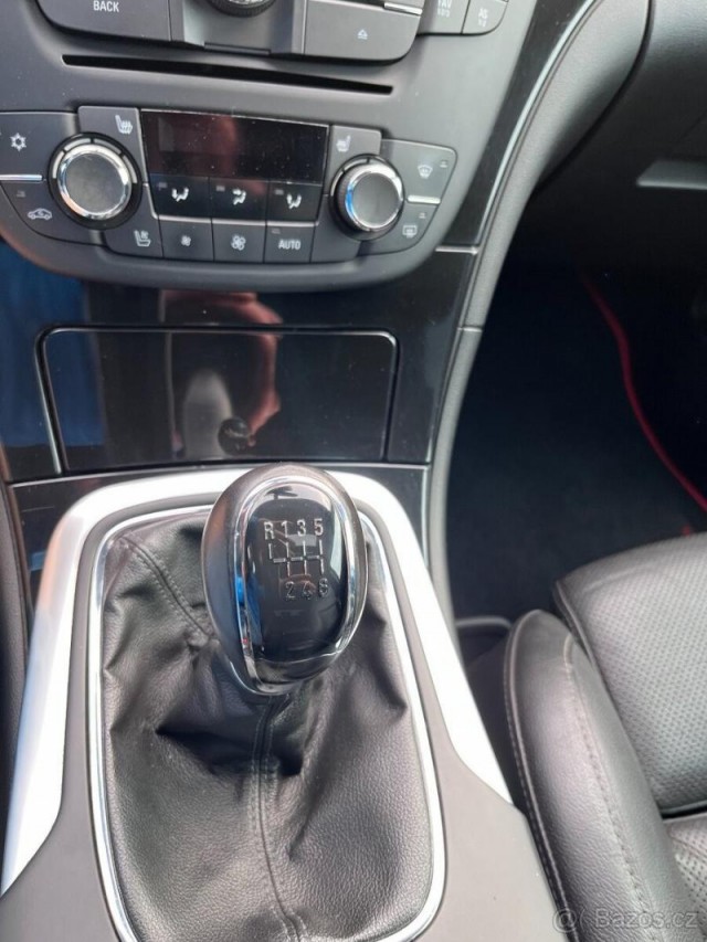Opel Insignia 2,8   T 4x4 LPG R.V.2010