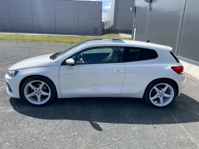 Volkswagen Scirocco 2,0   TSI 155kW + CHIP