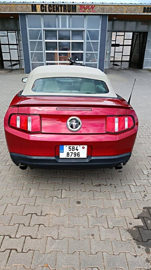 Ford Mustang 3,7   V6, 2011