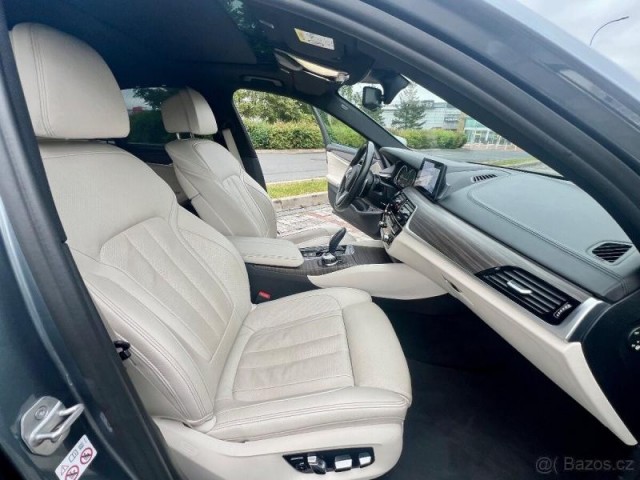 BMW Řada 5 4,4   550i 2017 M / xDrive 4x4