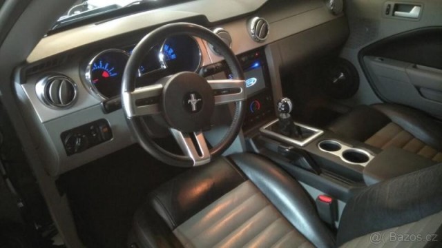 Ford Mustang California 2007 V8 4,6l manuál
