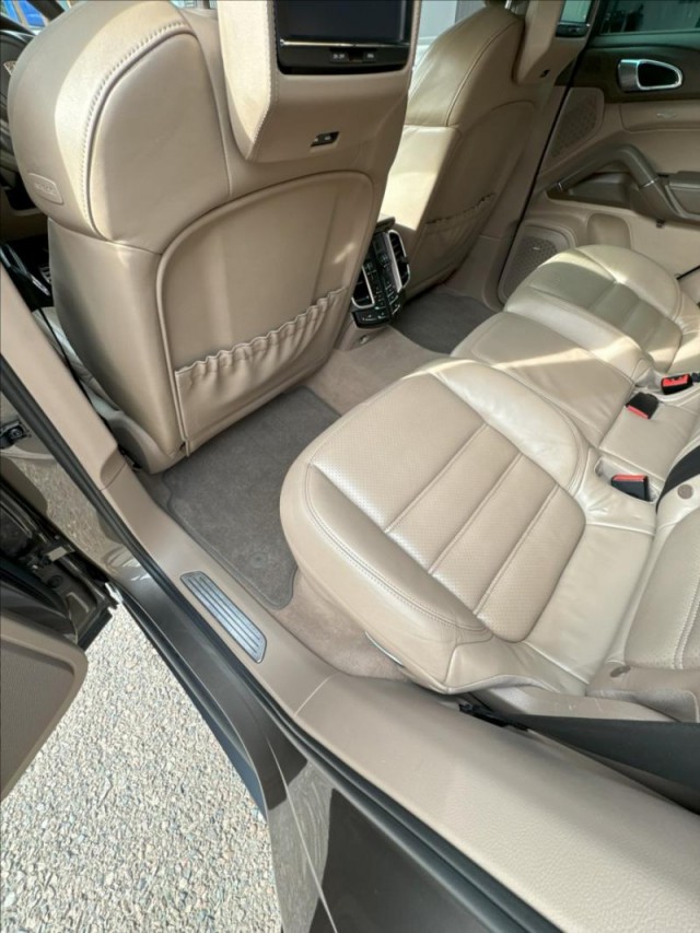 Porsche Cayenne 4,8   Turbo V8 580ps
