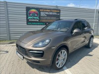 Porsche Cayenne 4,8   Turbo V8 580ps