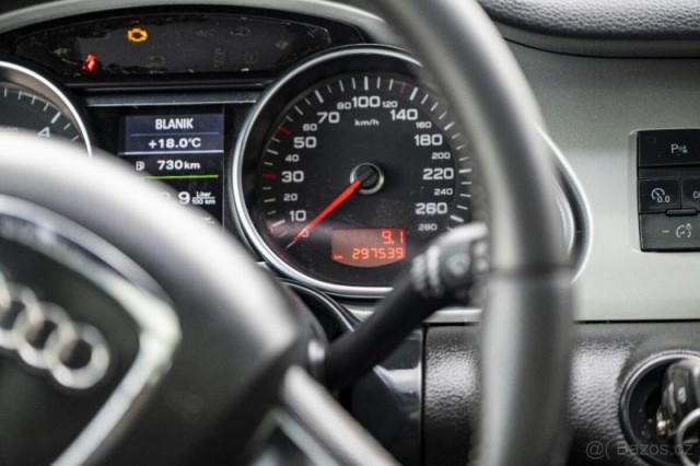 Audi Q7 3,0   tdi S line.