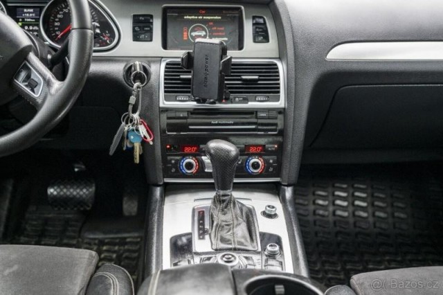 Audi Q7 3,0   tdi S line.