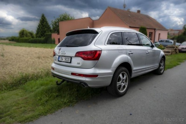 Audi Q7 3,0   tdi S line.