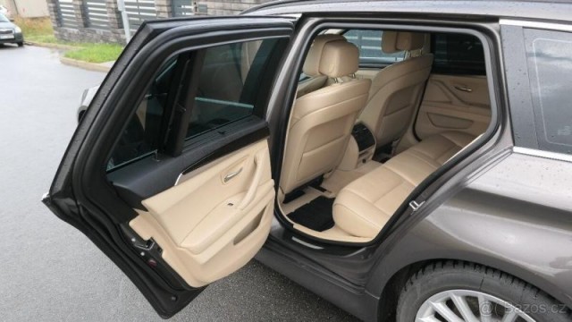 BMW Řada 5 3,0   530d F11 180kW manuální 
