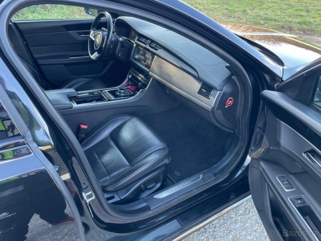 Jaguar XF 2,0   d AWD R-SPORT