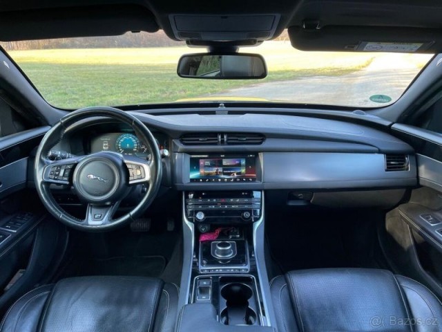Jaguar XF 2,0   d AWD R-SPORT