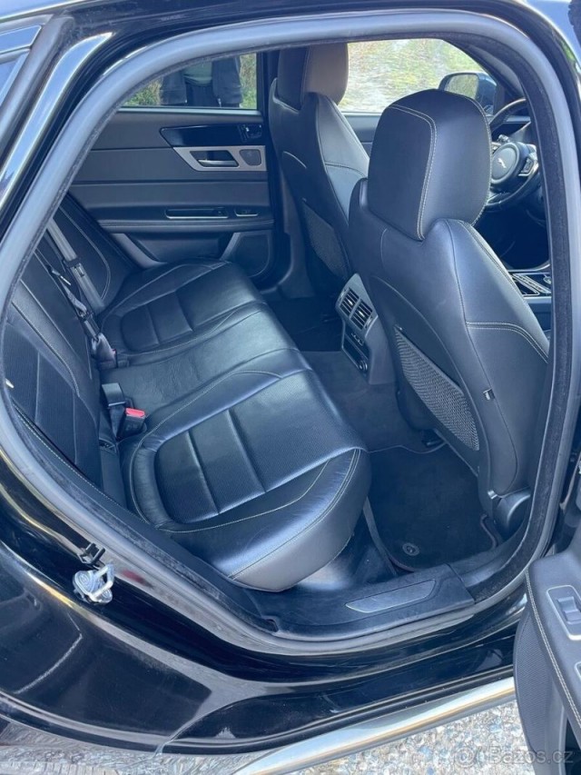 Jaguar XF 2,0   d AWD R-SPORT