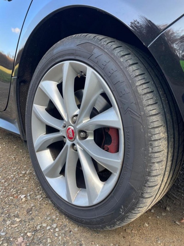 Jaguar XF 2,0   d AWD R-SPORT