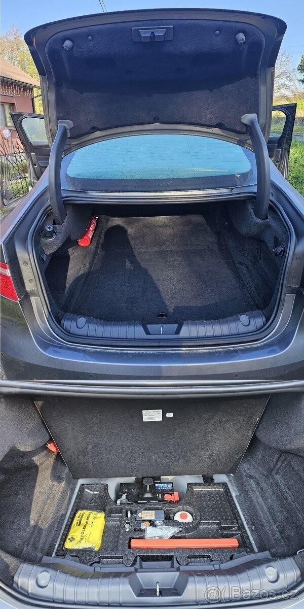 Jaguar XF 2,0   120 kW, výbava Prestige,