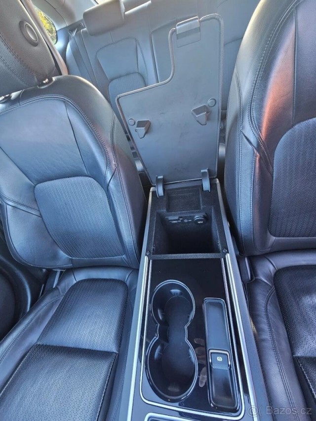 Jaguar XF 2,0   120 kW, výbava Prestige,