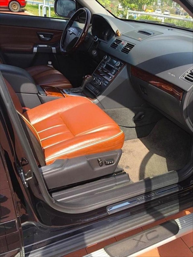 Volvo XC90 2,4