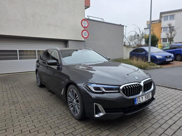 BMW Řada 5 3,0   530e 215 kW | HEAD-UP