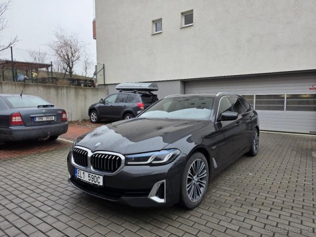 BMW Řada 5 3,0   530e 215 kW | HEAD-UP