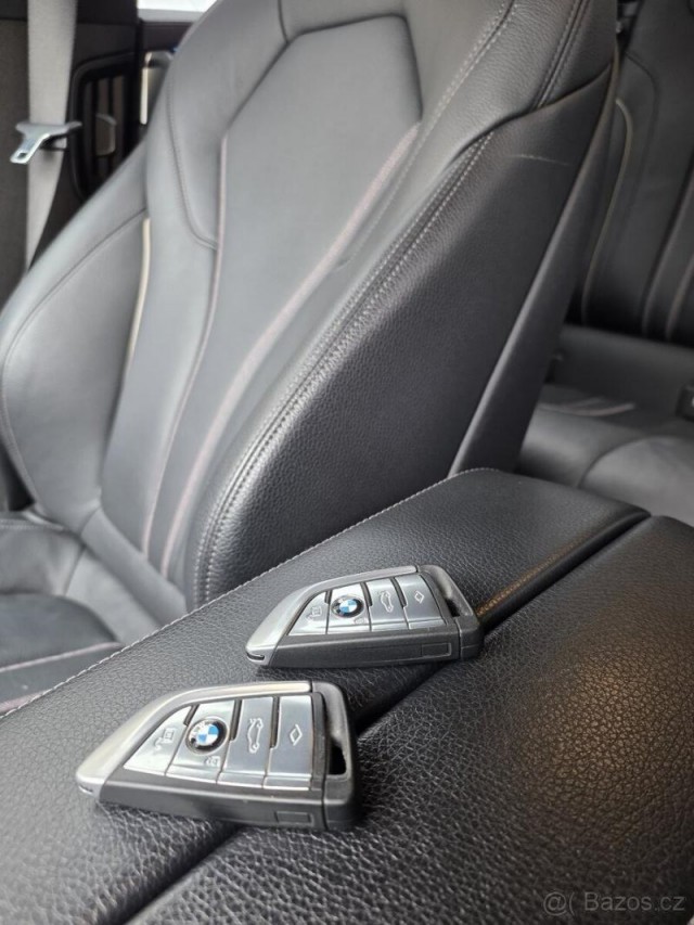 BMW Řada 5 3,0   530e 215 kW | HEAD-UP