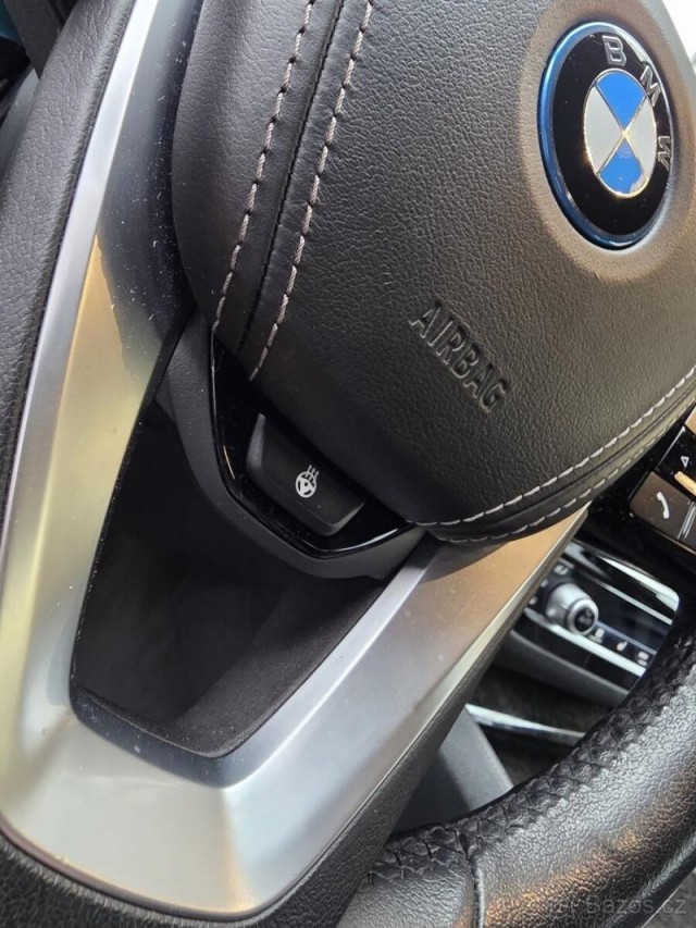 BMW Řada 5 3,0   530e 215 kW | HEAD-UP