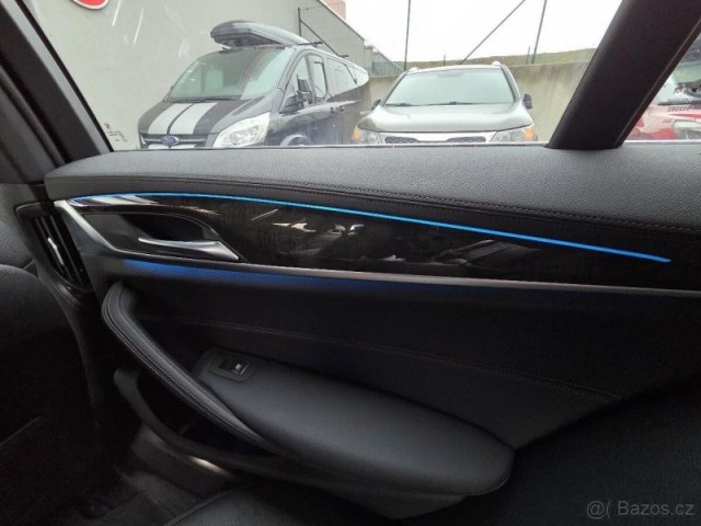 BMW Řada 5 3,0   530e 215 kW | HEAD-UP