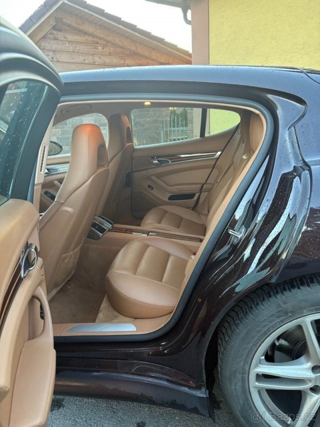 Porsche Panamera 4S