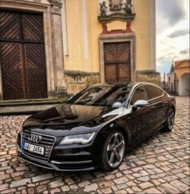 Audi S7 4,0   V8T, nez.topení,masáže,Č