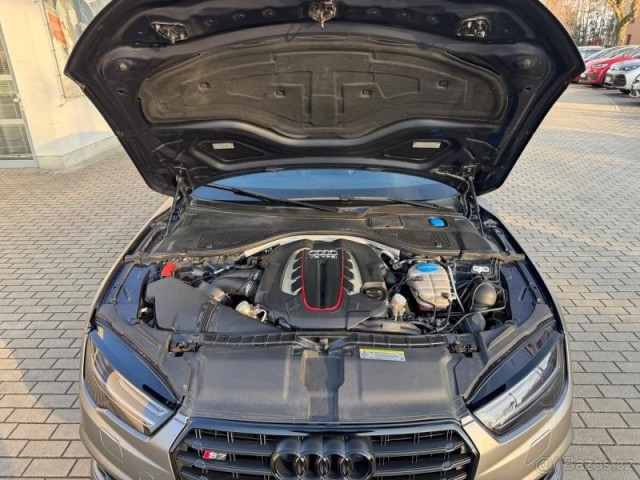 Audi S7 4,0   V8T, nez.topení,masáže,Č
