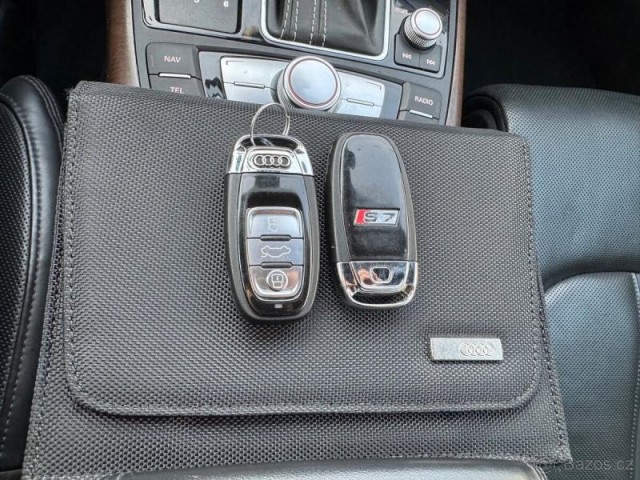 Audi S7 4,0   V8T, nez.topení,masáže,Č