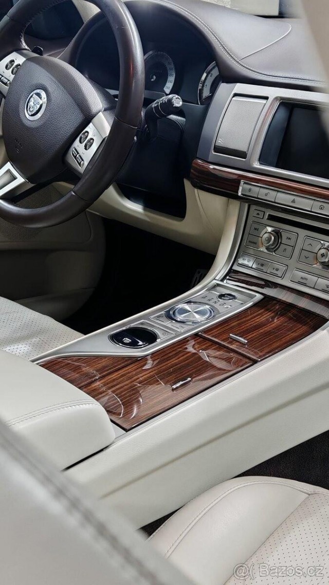 Jaguar XF 5,0   V8 – servisovaný, rozvod