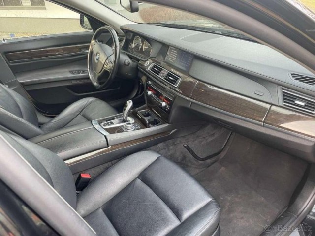 BMW Řada 7 740i Long, DPH