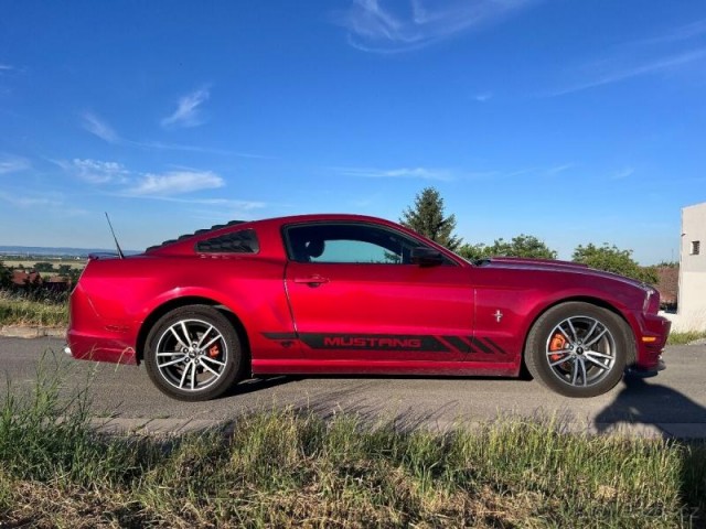 Ford Mustang 3,7   V6, 227 kW, Automat, Rou