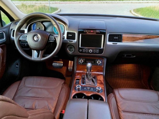 Volkswagen Touareg 4,2   tdi V8 250 kw r.v.2011