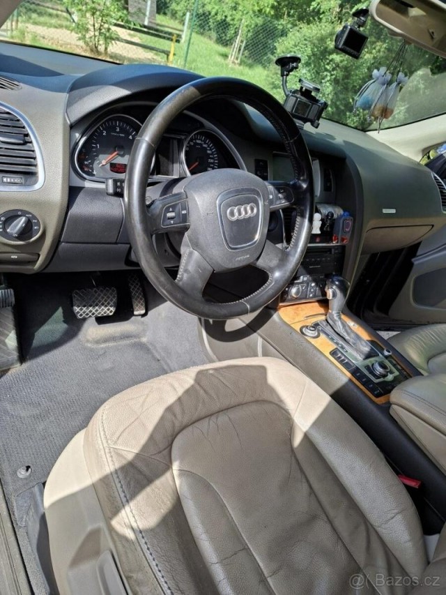 Audi Q7 3,0   TDI AUTOMAT, nové pneu c