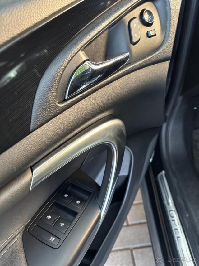 Opel Insignia 2,0   CDTi /Automat/4×4