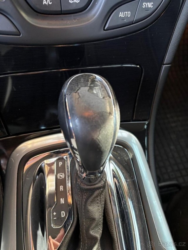 Opel Insignia 2,0   CDTi /Automat/4×4