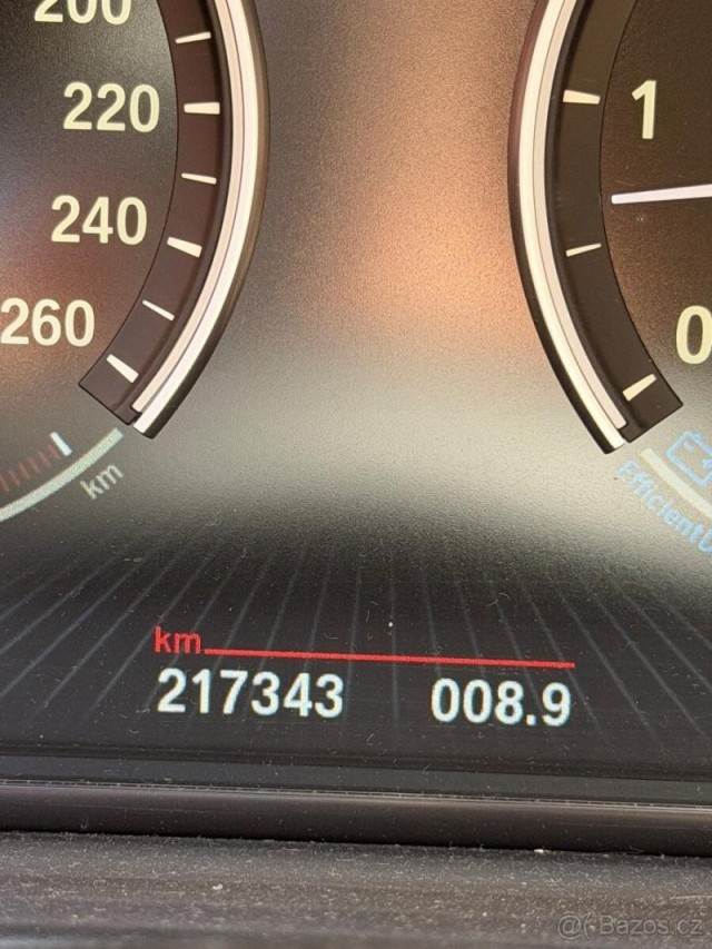 BMW Řada 5 3,0   D • Head-Up Display