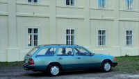 Mercedes-Benz Třídy S 2,0   124 200TE