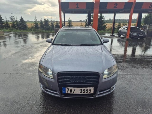 Audi A4 2,0   b7