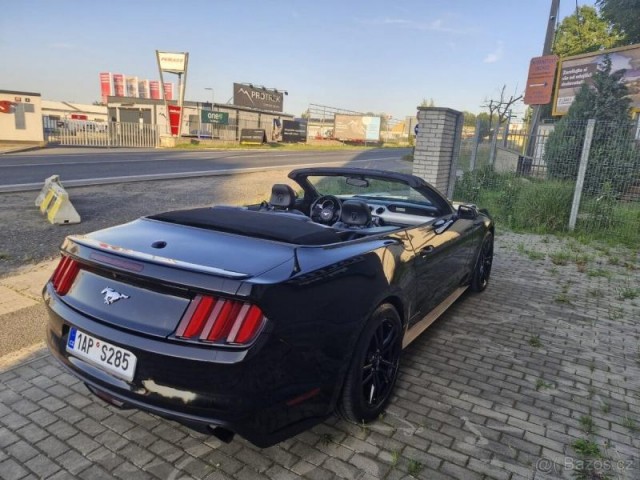 Ford Mustang 2,3   EcoBoost 317 PS výbava p