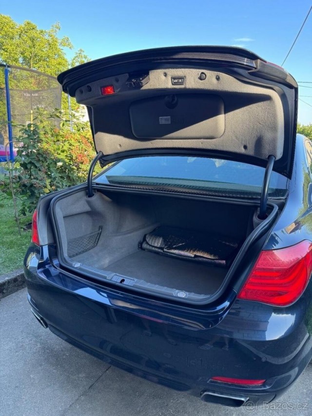 BMW Řada 7 750i F01