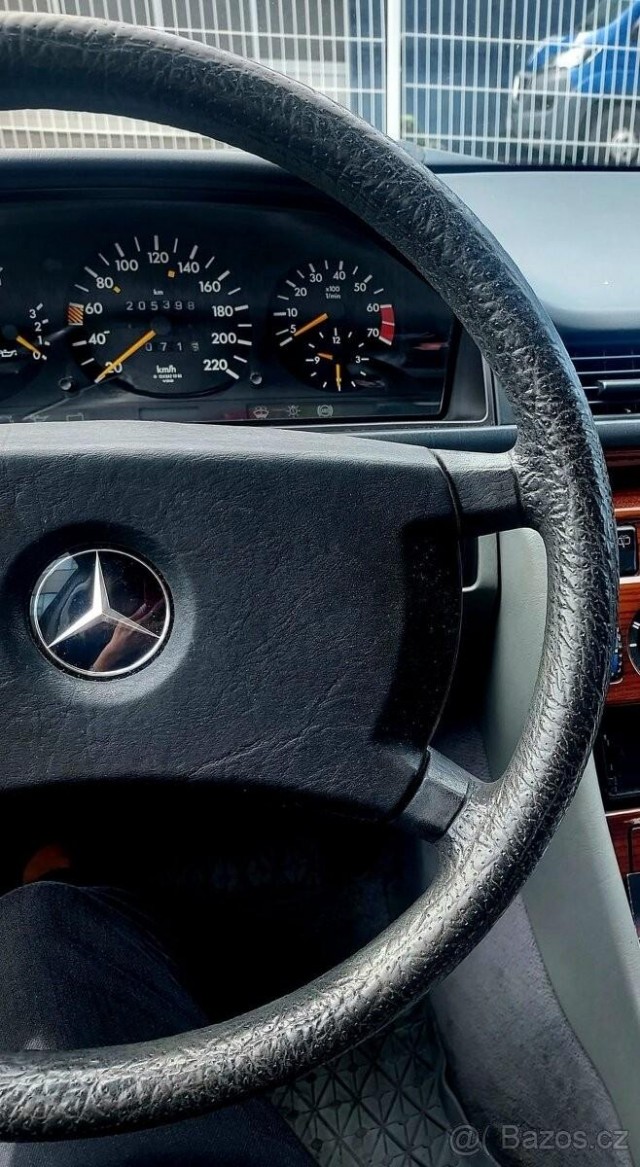 Mercedes-Benz Třídy S 2,0   S124 200TE