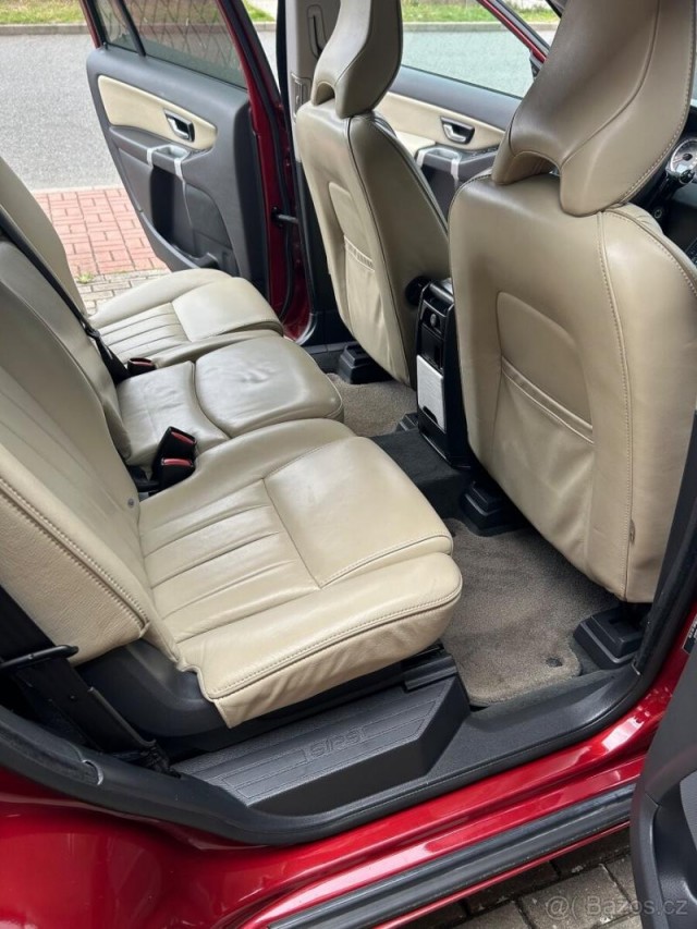 Volvo XC90 2,4   D5 AWD, 147 Kw, ČR 10170