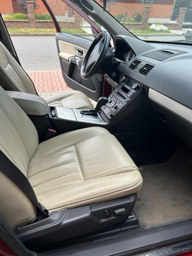 Volvo XC90 2,4   D5 AWD, 147 Kw, ČR 10170