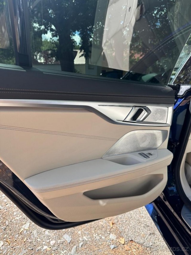 BMW Řada 8 840i